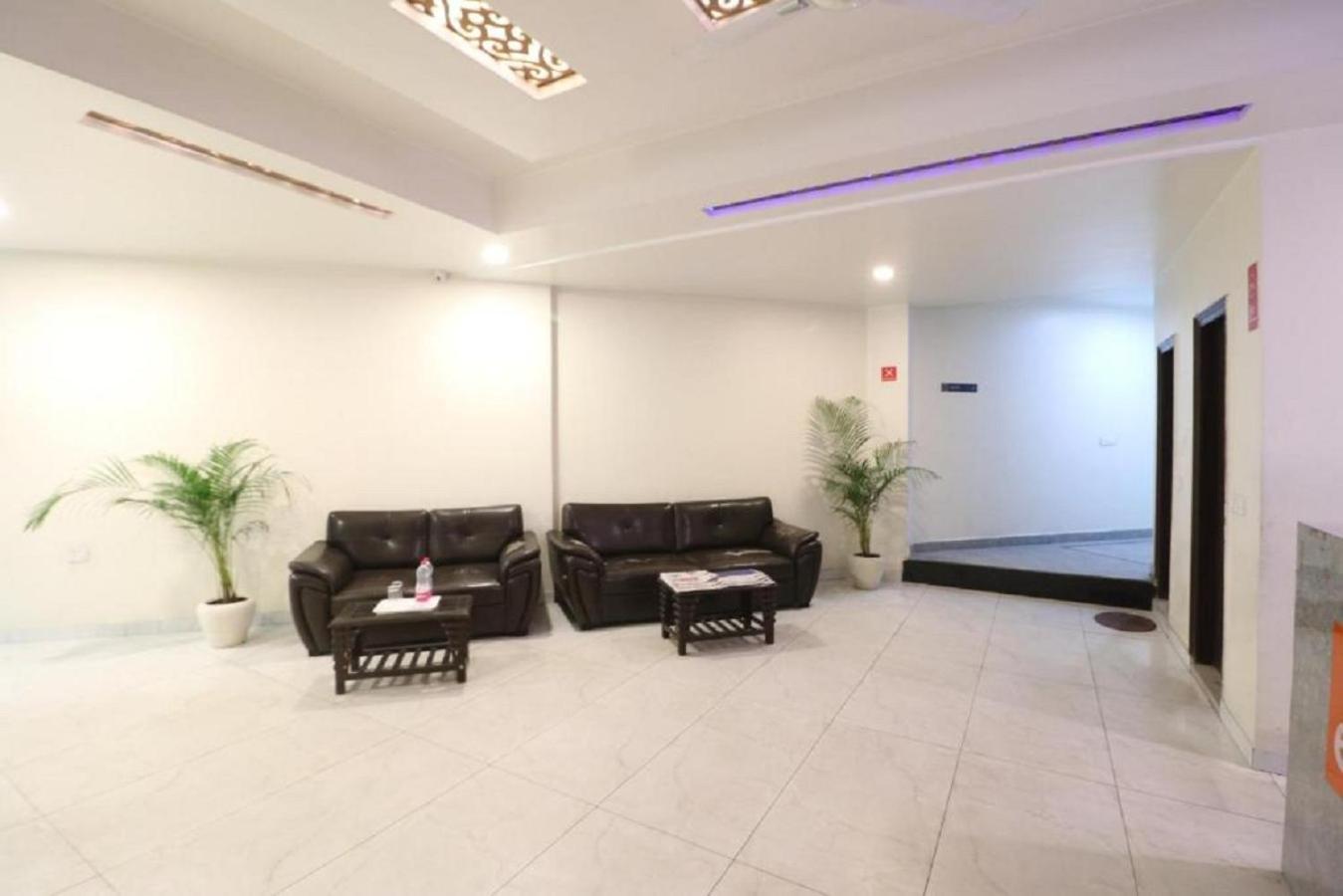 Airport Hotel Classic Park New Delhi Bagian luar foto