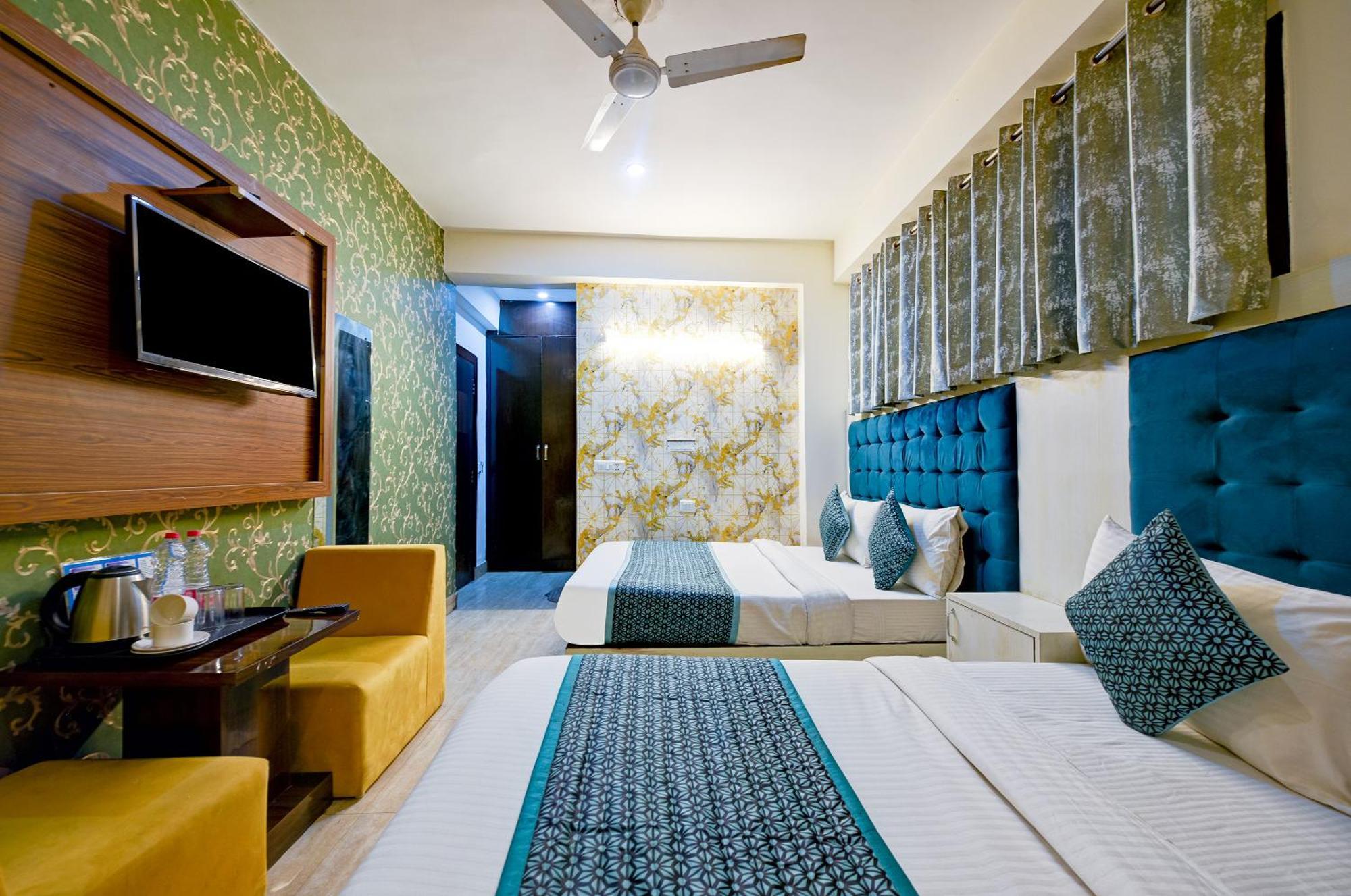 Airport Hotel Classic Park New Delhi Bagian luar foto