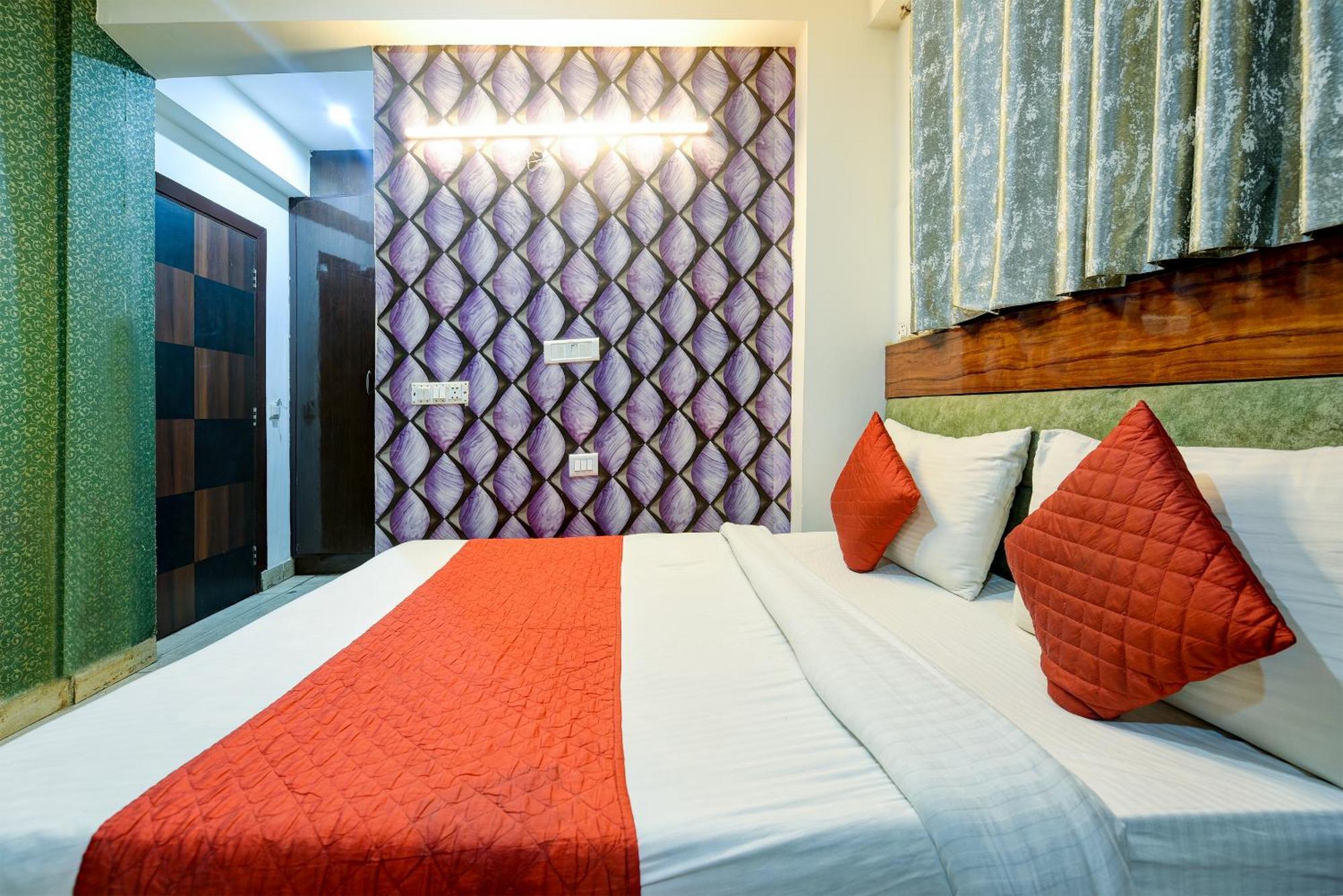 Airport Hotel Classic Park New Delhi Bagian luar foto