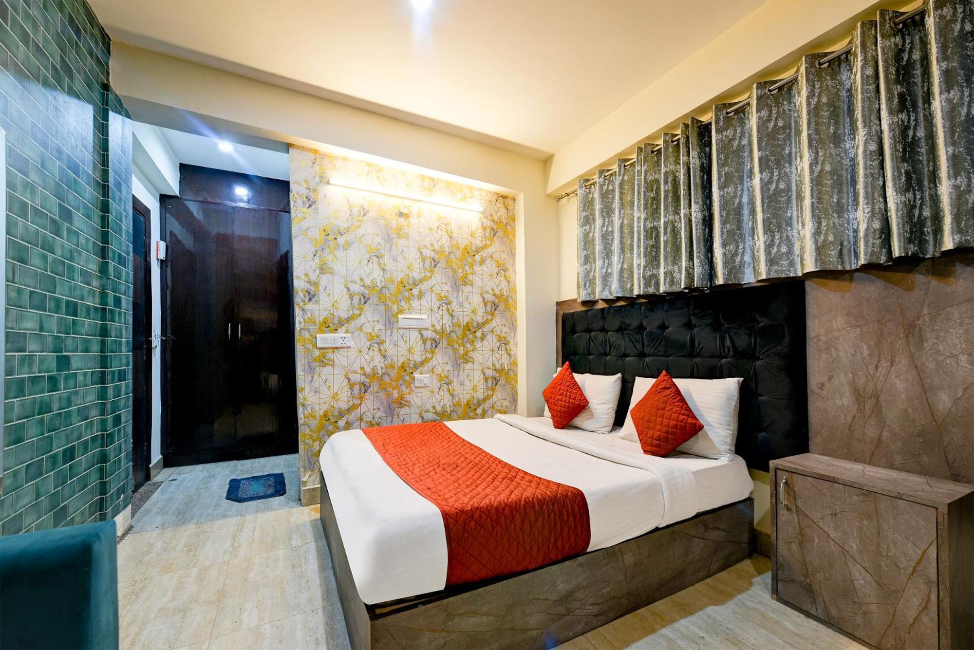 Airport Hotel Classic Park New Delhi Bagian luar foto
